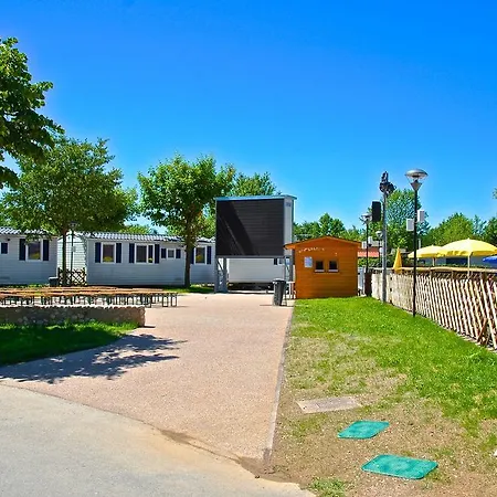 كومبيجيو ديل غاردا منتزه العطل بسكييرا ديل غاردا