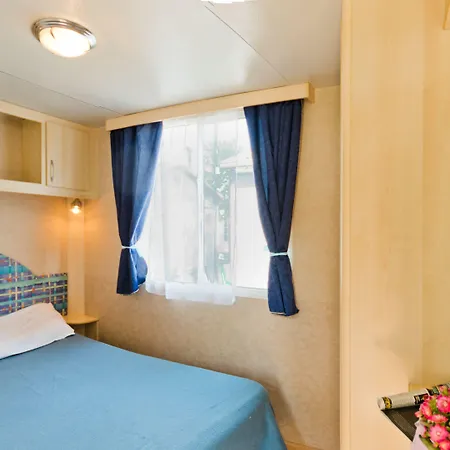 كومبيجيو ديل غاردا منتزه العطل 4*