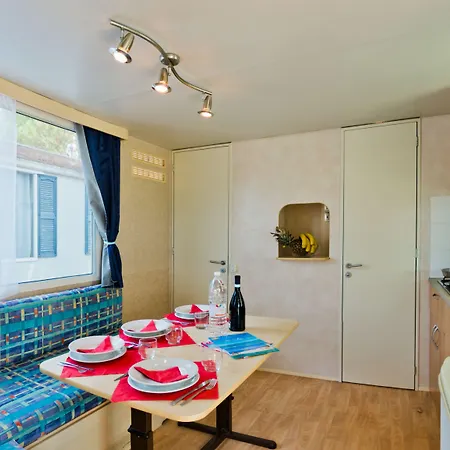 كومبيجيو ديل غاردا 4* بسكييرا ديل غاردا