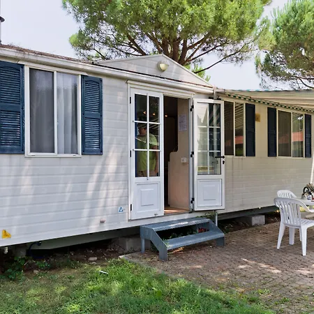 منتزه العطل كومبيجيو ديل غاردا