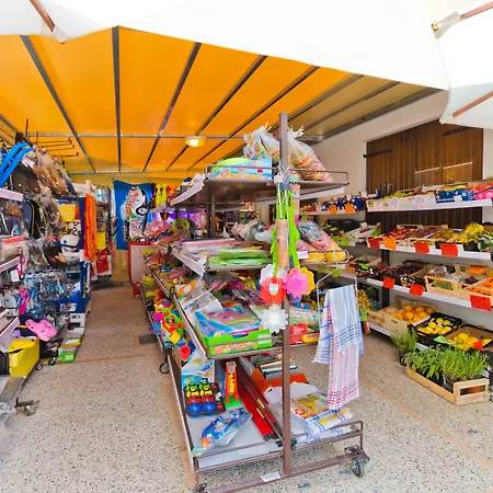 كومبيجيو ديل غاردا 4*