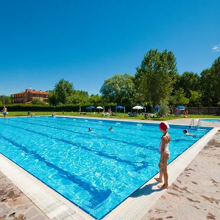 كومبيجيو ديل غاردا منتزه العطل