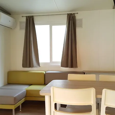 منتزه العطل كومبيجيو ديل غاردا بسكييرا ديل غاردا